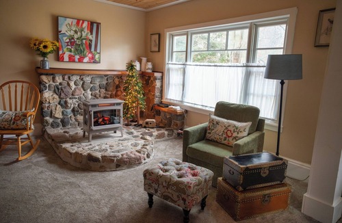 Naples Other | Charming 4-bed Farmhouse. Minutes to Bristol Mountain, Finger Lakes, Wineries.