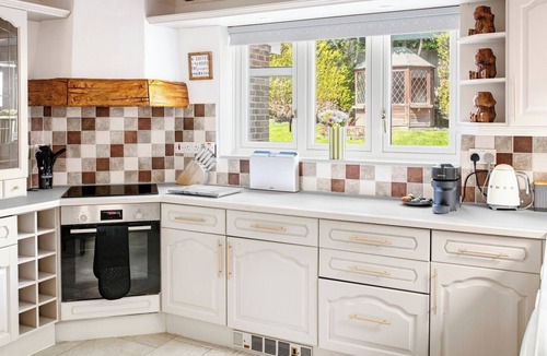 Epping House | Charming 4-Bed Home in Epping