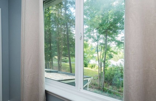 Chapel Hill House | Charming 4 bed home with water views-mins to UNC