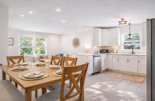 Brownsboro Zorn House | Charming 4-Bed Home with Modern Touches & Porch
