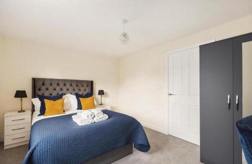 Leicester House | Charming 4 Bed in Leicester - Garden - Parking