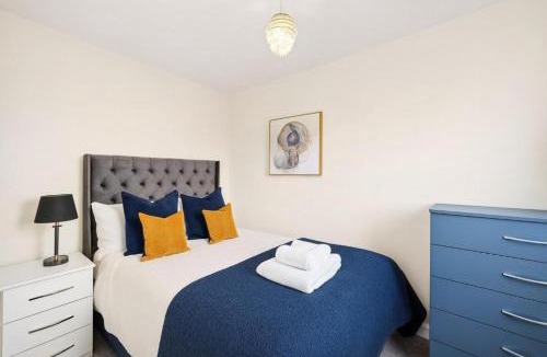 Leicester House | Charming 4 Bed in Leicester - Garden - Parking