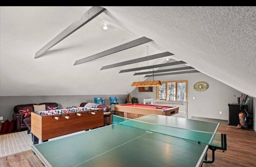 Winhall House | Charming 4-bedroom, 3 bath ski house 8 minutes from Stratton Mountain.