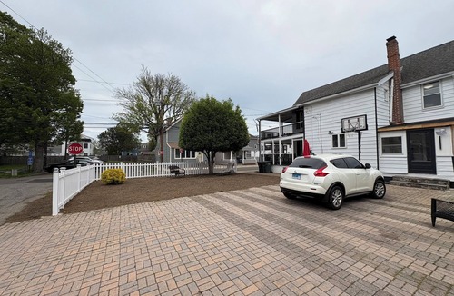 Devon House | Charming 4-bedroom Beach House