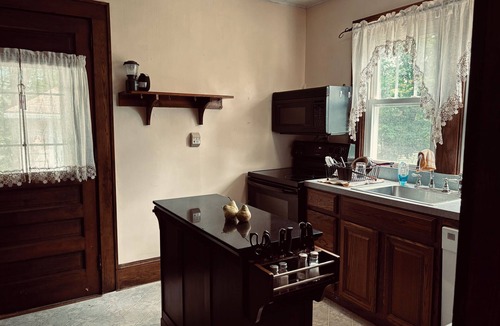 Canton House | Charming 4-bedroom bungalow in Canton!