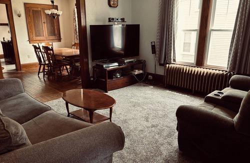 Canton House | Charming 4-bedroom bungalow in Canton!