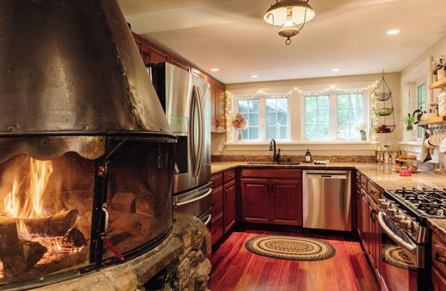 Oliverea Ski Chalet | Charming 4 bedroom chalet, 2 fireplaces