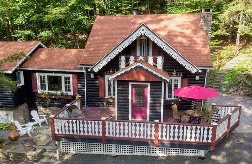 Oliverea Ski Chalet | Charming 4 bedroom chalet, 2 fireplaces