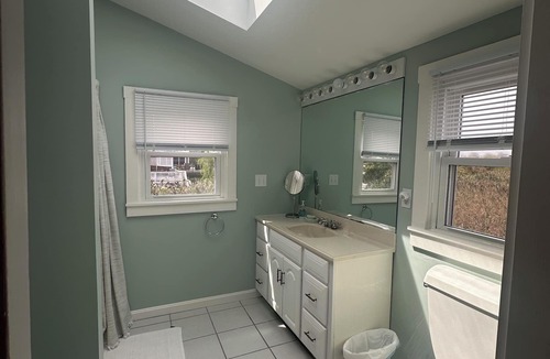 North Scituate House | Charming 4-bedroom cottage in Scituate perfect for your beach getaway