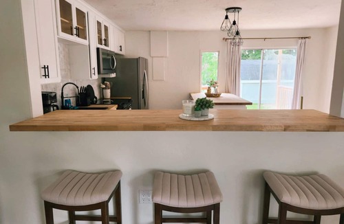 Historic District House | Charming 4-bedroom Cottage- BEST LOCATION & BACKYARD