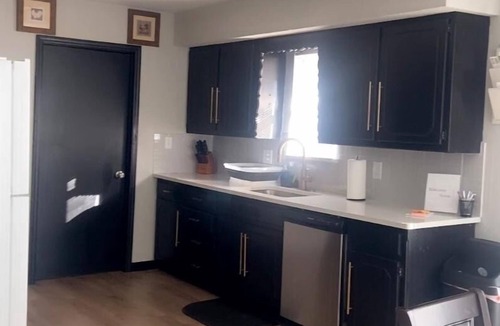 Oklahoma County Other | Charming 4-bedroom farmhouse with WiFi, AC in welcoming Spencer