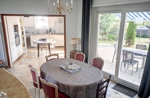 Jullouville-les-Pins House | Charming 4-Bedroom Home, 8 Sleeps, Terrace, Garden, Parking, Close to Beach & Shops!