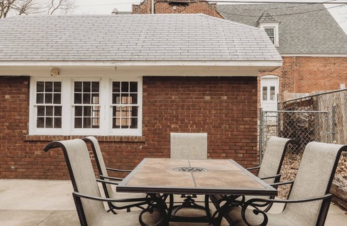 Burlington House | Charming 4 bedroom home near Downtown.