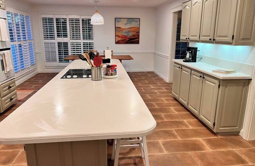 Farmington House | Charming 4-bedroom house with AC and WiFi in lovely Farmington