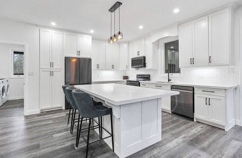 Highlands East House | Charming 4-bedroom house with WiFi, fitness room in welcoming Tory Hill