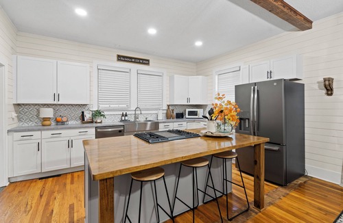 Greenwood House | Charming 4-bedroom house with AC and WiFi in lovely Greenwood