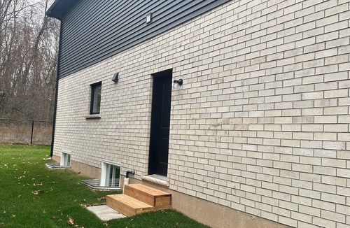 Niagara Falls House | Charming 4-bedroom house with WiFi, AC in amazing Thorold