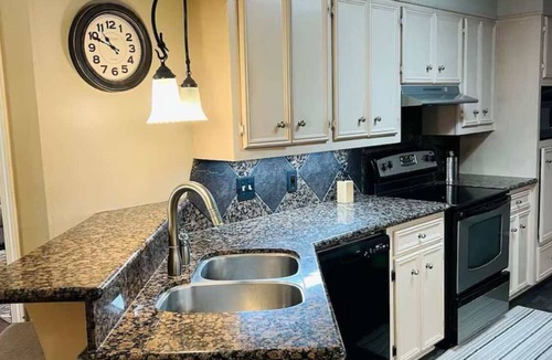 Magnolia House | Charming 4-bedroom house with AC and WiFi in Magnolia
