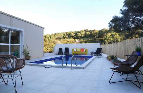 Rukavac House | Charming 4-bedroom house with pool view, surrounded by a garden in Rukavac, Vis