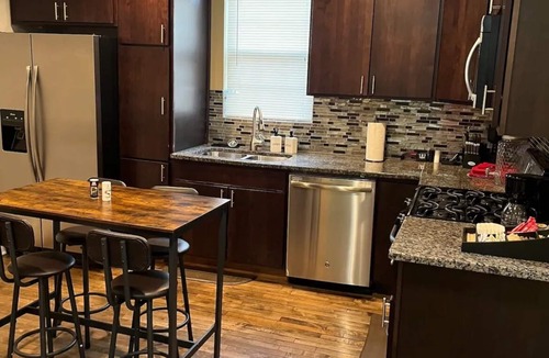Auburn Gresham House | Charming 4-bedroom house with WiFi and AC in amazing Chicago
