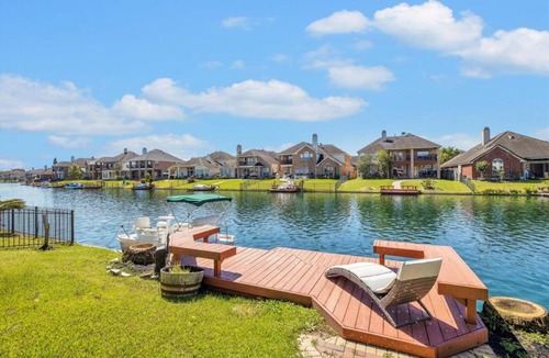 Sydney Harbour House | Charming 4-bedroom house with WiFi and AC in Cypress