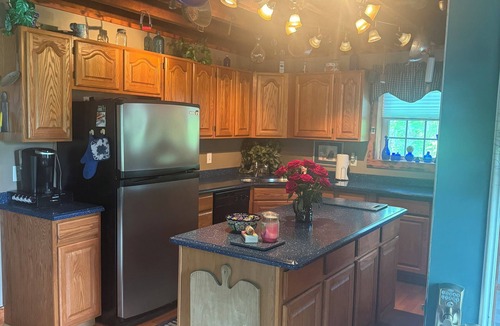 Hammond House | Charming 4-bedroom house is located in a quiet, small town of Rossie.