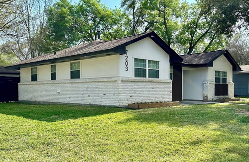 Sharpstown House | Charming 4-bedroom house with WiFi and AC in enchanting Houston