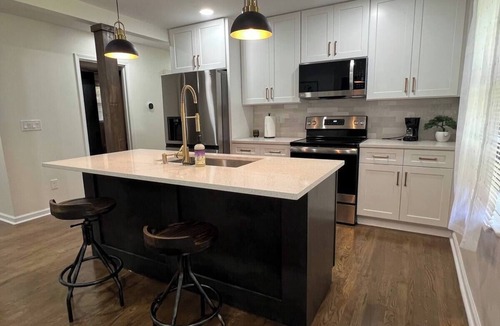 Lilburn House | Charming 4-bedroom house Old Town Lilburn