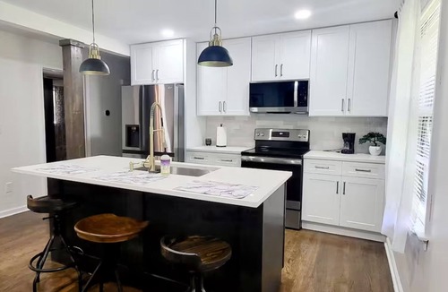 Lilburn House | Charming 4-bedroom house Old Town Lilburn