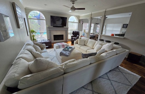 Wimbledon Falls House | Charming 4-bedroom house with pool and game room!