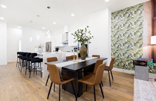 West Dallas House | Charming 4-bedroom house w/Game room & Spa, WiFi in vibrant Dallas