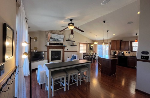 Kechi House | Charming 4-bedroom house with AC, WiFi. 10 mins to WSU