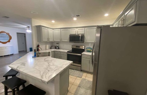 Gavin House | Charming 4-bedroom house with in welcoming Marion