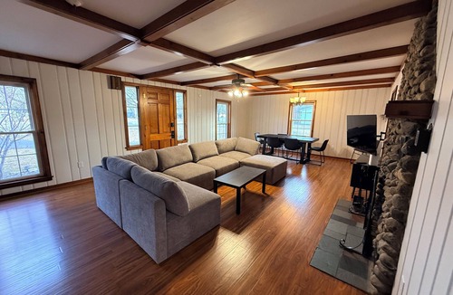 Armstrong House | Charming 4 bedroom Lakefront Home with Peaceful Views