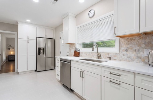 High Point House | Charming 4-Bedroom Retreat House