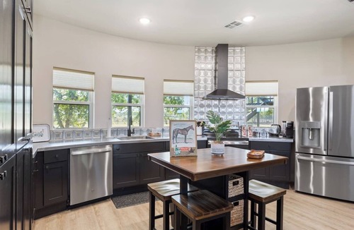 Temple Other | Charming 4-bedroom Silo house with WiFi, AC.
