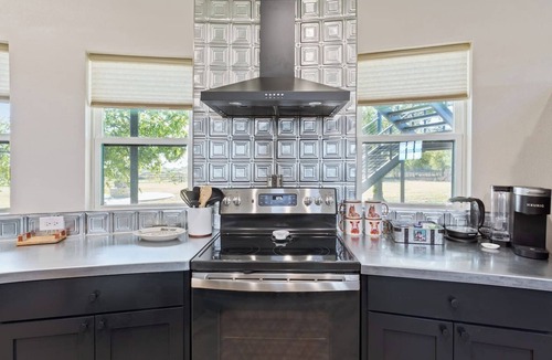 Temple Other | Charming 4-bedroom Silo house with WiFi, AC.