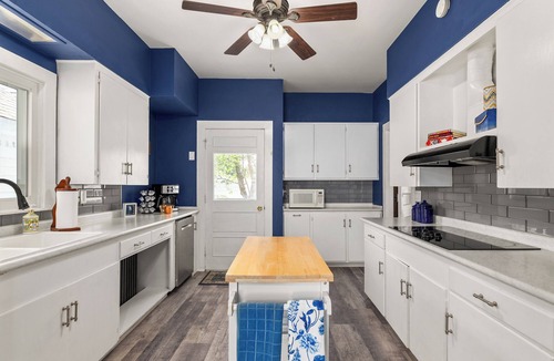Ashland House | Charming 4-Bedroom steps from Ashland University
