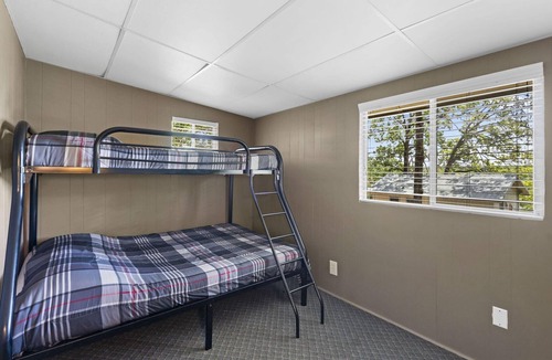Branson West Resort | Charming 4-bedroom Lake House in a Resort Setting on Table Rock Lake MO