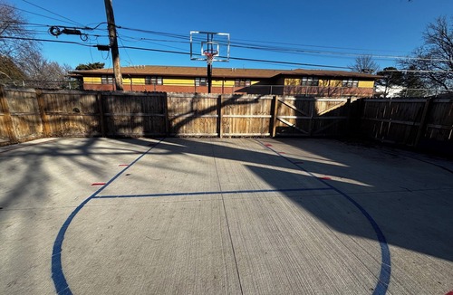 Kansas City House | Charming 4-bedroom house in the heart of KC near Stadiums with basketball court