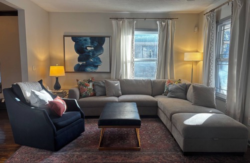 Kansas City House | Charming 4-bedroom house in the heart of KC near Stadiums with basketball court