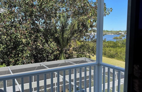 Crystal Beach House | Charming 4-bedroom waterfront home in Palm harbor, Florida