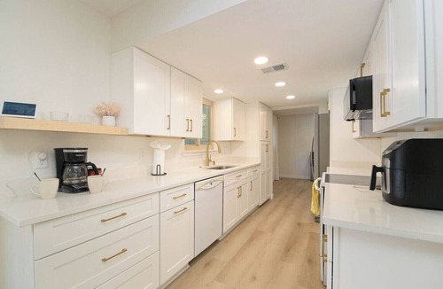 North San Antonio - SAT House | Charming 4-bedroom house with WiFi and AC in amazing San Antonio