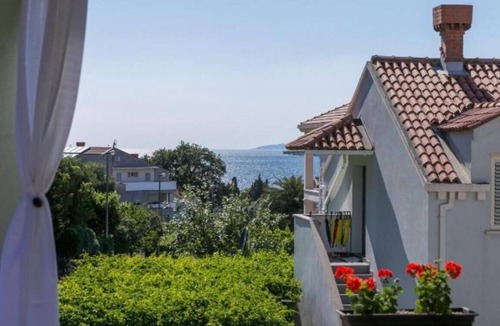 Lapad Villa | Charming 4-bedroom villa with WiFi, AC above sunset beach