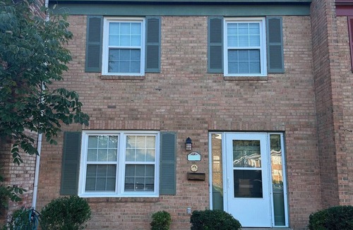 Oakton House | Charming 4 BRs 4 beds 2.5 baths 20min DC