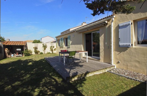 Les Sables d'Olonne House | Charming 4-Bedroom Pavilion with Terrace, Close to Beach and Trails