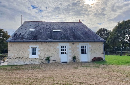 Feneu House | Charming 4* gîte in Anjou, surrounded by horses
