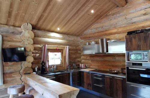 Formigueres Cabin | Charming 4 room wooden-log cabin in Formiguères for skiing and hiking