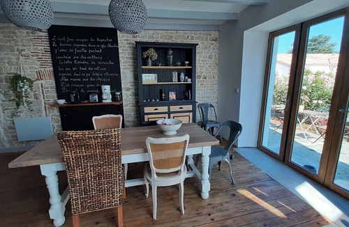 Angles House | Charming 4-star residence La KATORA with heated indoor pool