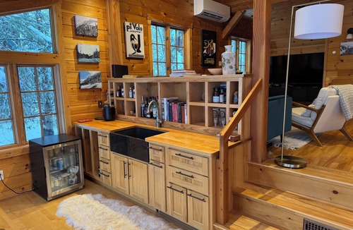 Carrabassett Valley Ski Chalet | Charming 4-bedroom mountainside chalet on Sugarloaf golf course